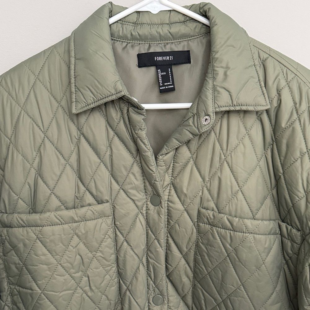 Forever 21 Oversized Olive Green Quilted Shirt Jacket Size S - Picture 6 of 7